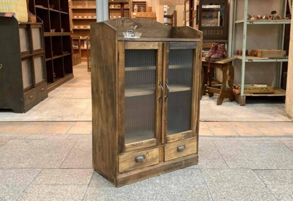 モールガラスの小さな収納棚