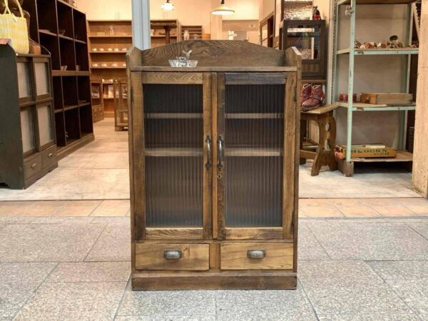モールガラスの小さな収納棚