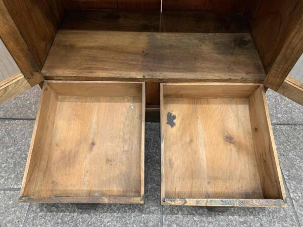 モールガラスの小さな収納棚