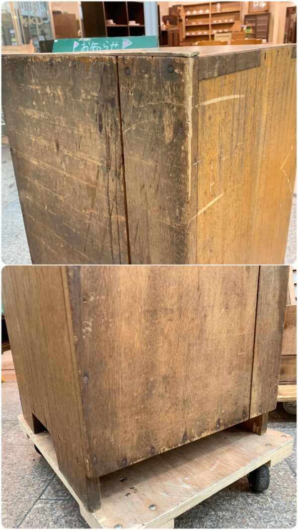 昭和初期の活版印刷工場で使われていた収納棚