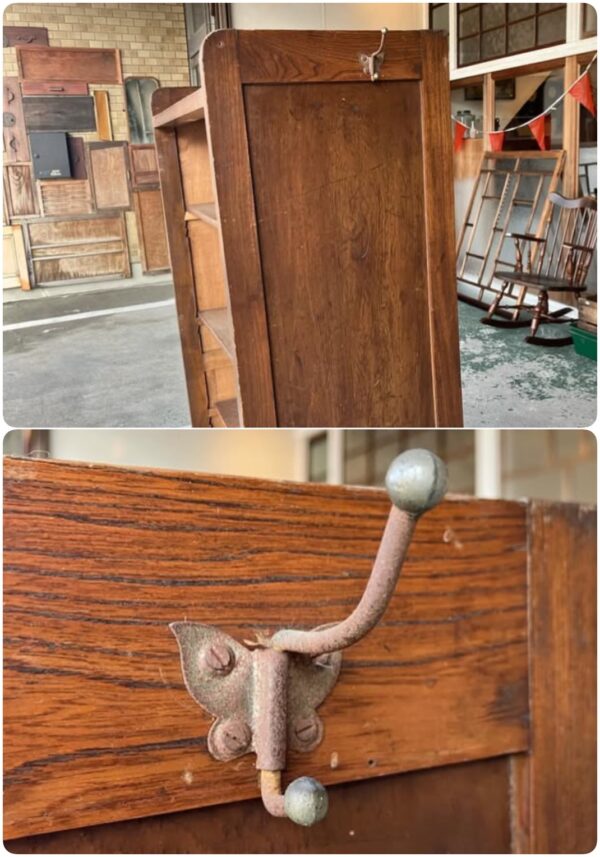 落ち着きのある色味のオープン棚