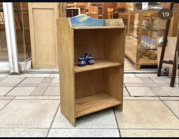 昭和レトロなかわいらしい小さな本棚