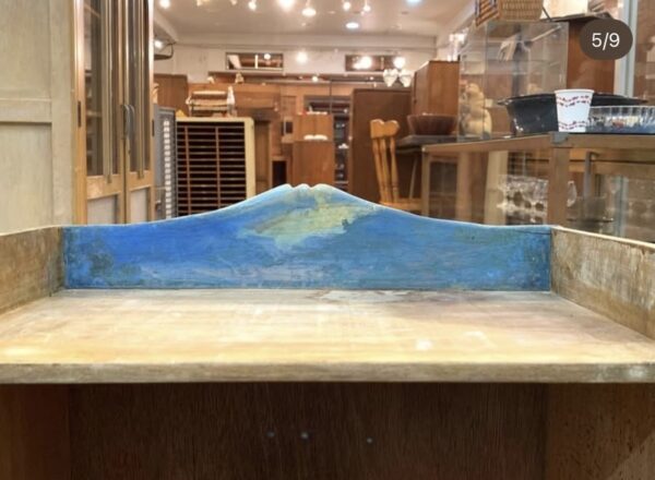 昭和レトロなかわいらしい小さな本棚