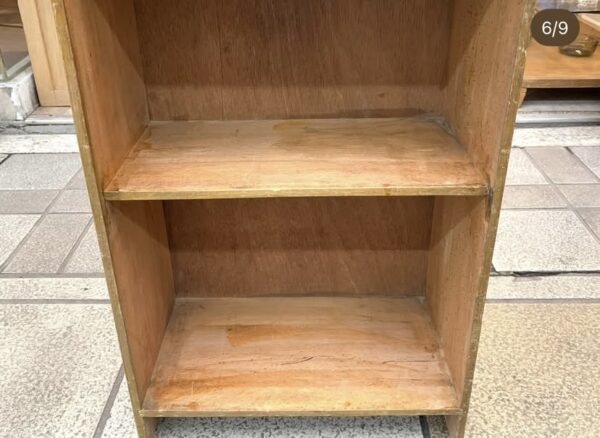 昭和レトロなかわいらしい小さな本棚