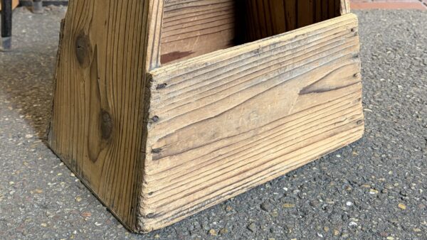 年季が入った古い木味の踏み台  花台