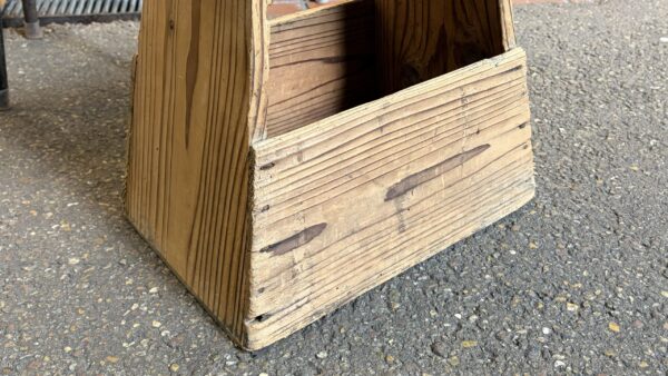 年季が入った古い木味の踏み台  花台