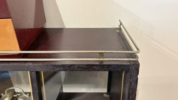 古いお店で使われていたショーケース　陳列棚