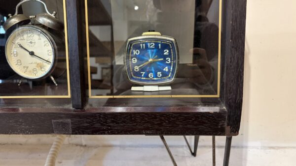 古いお店で使われていたショーケース　陳列棚