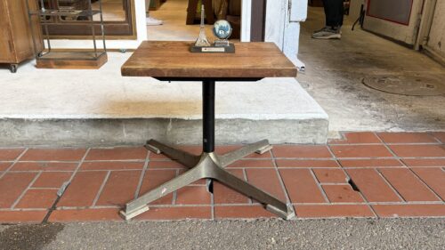 天板がくるくる回るレトロかわいいテレビ台  机