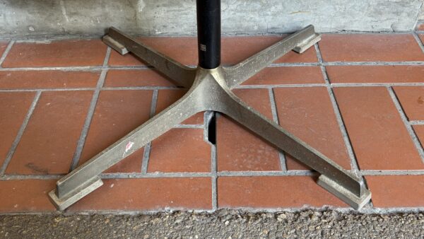 img_3132 天板がくるくる回るレトロかわいいテレビ台 机