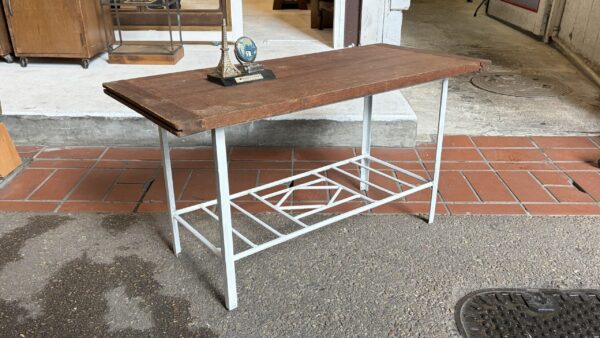 img_3140 爽やかな白い鉄脚のテーブル