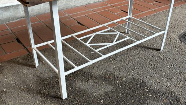 img_3144 爽やかな白い鉄脚のテーブル