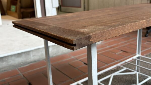 img_3145 爽やかな白い鉄脚のテーブル