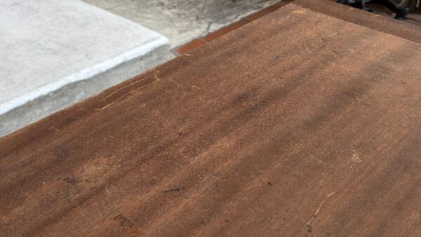 img_3147 爽やかな白い鉄脚のテーブル