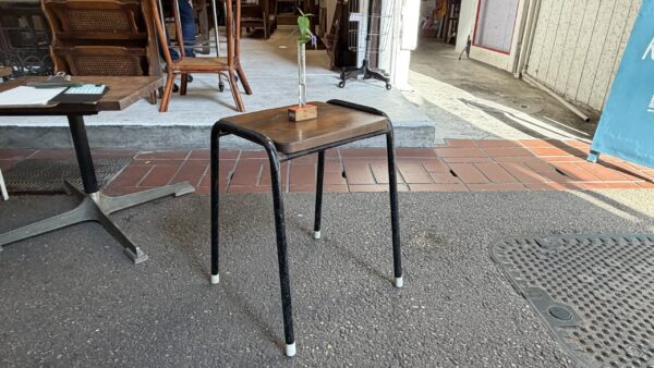 縫製工場のスツール　② アンティーク