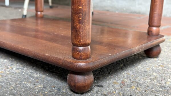 昭和レトロな飾り棚　