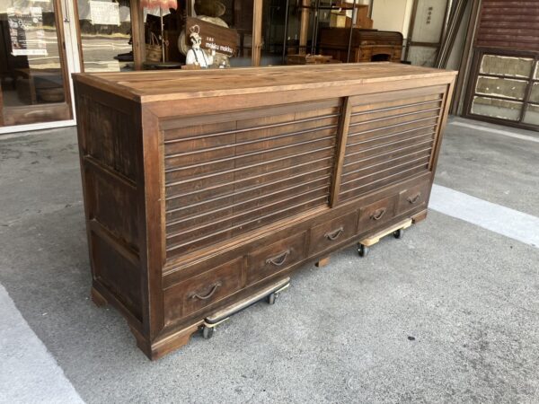 重厚なローボード　アンティーク