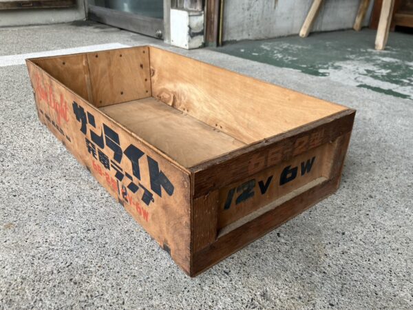 自転車屋さんで使われていた木箱