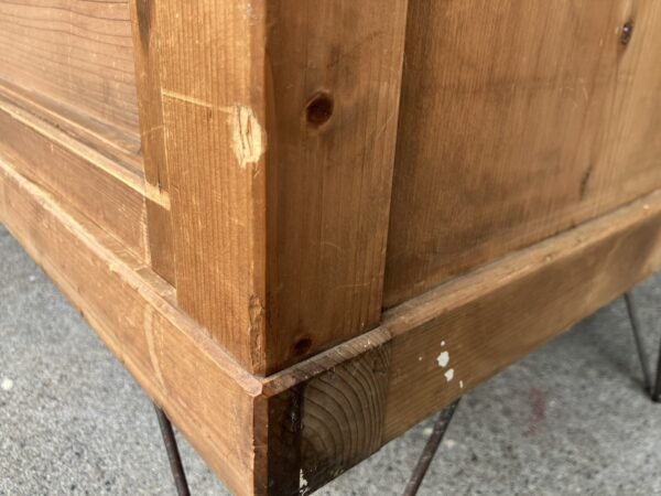 鉄足のローテーブル　テレビボード