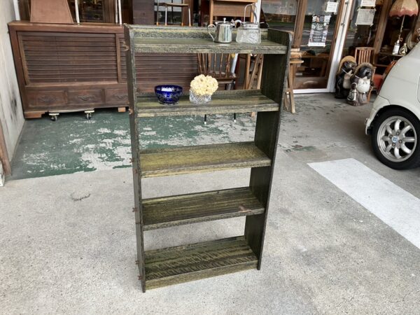 シンプルな本棚　
